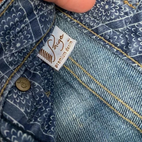 PAIGE • Laurel Canyon Low Rise Bootcut Blue Jeans - Picture 7 of 16